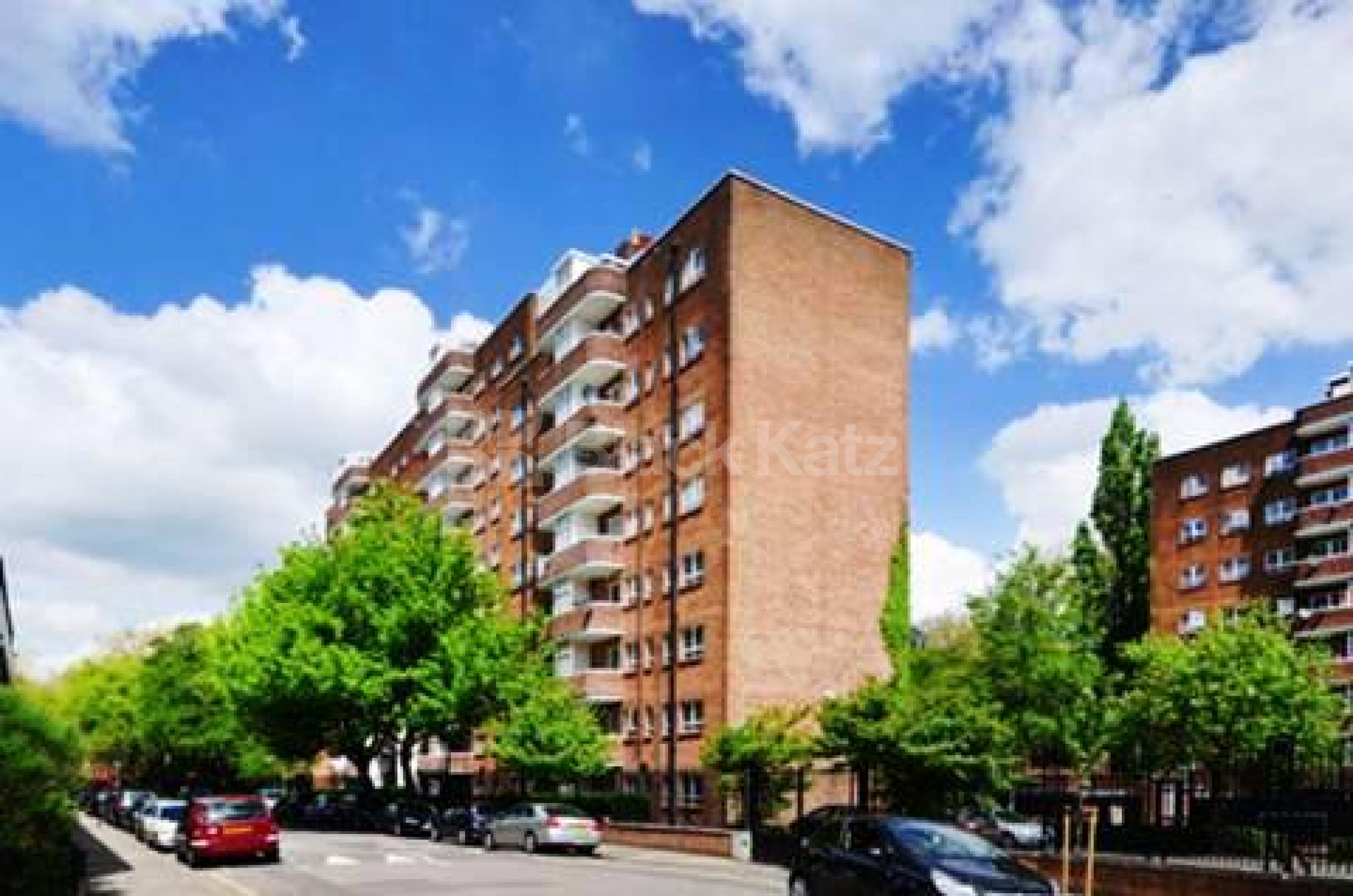 			IDEAL FOR 3 SHARERS!, 2 Bedroom, 1 bath, 1 reception Flat			 Goldington Street, CAMDEN / KINGS CROSS NW1